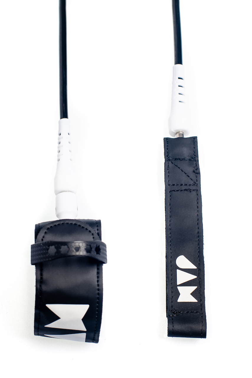 STEP UP PLUS BLACK-WHITE LEASH