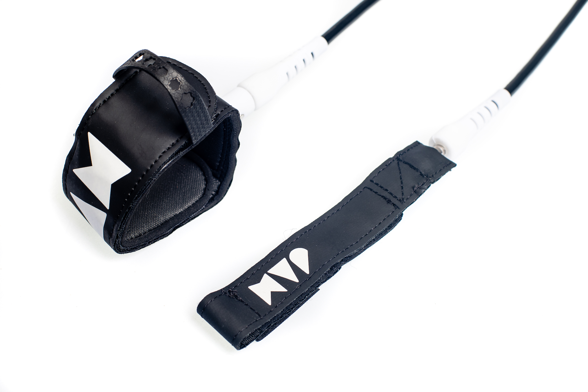STEP UP PLUS BLACK-WHTE LEASH 3